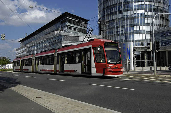 [Translate to EN:] Strassenbahn-01-nuernberg-vag