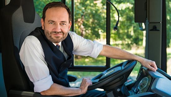 Stefan Meixner am Lenkrad eines VAG-Busses - Foto: Christian Lisch