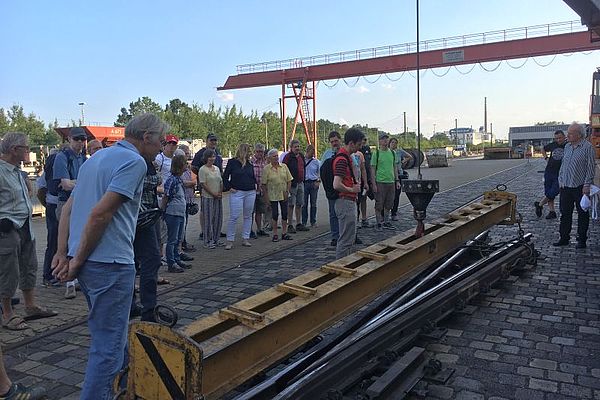 Mobile Bürgerversammlung Herzstück einer Weiche auf dem Lagerplatz