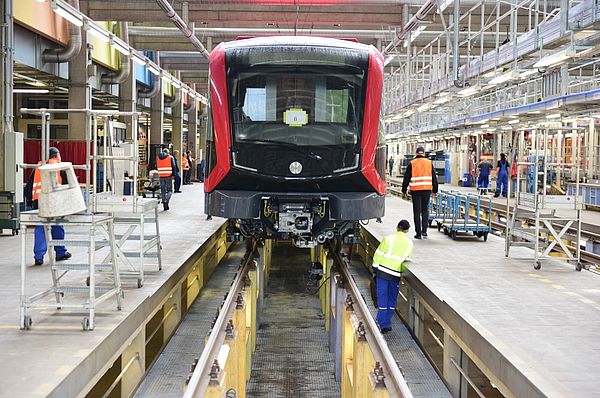 Der erste neue U-Bahn-Zug G1 ist in Nürnberg angekommen. Der erste neue U-Bahn-Zug G1 ist in Nürnberg angekommen.