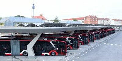 Der eBus-Port mit parkenden eBussen