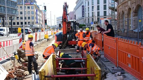 Eine Straßenbahn-Baustelle am Nürnberger Hauptbahnhof