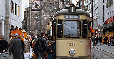 1965-Strassenbahn-noch-durch-Karolinenstrasse-nuernberg-vag