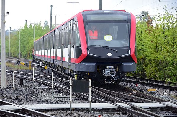 Der erste neue U-Bahn-Zug G1 ist in Nürnberg angekommen. Der erste neue U-Bahn-Zug G1 ist in Nürnberg angekommen.
