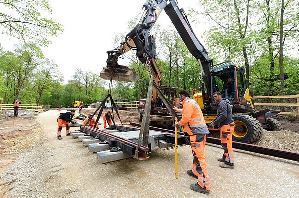 Die Bauarbeiten an der Straßenbahnwendeschleife am Tiergarten liegen gut im Zeitplan. Die Bauarbeiten an der Straßenbahnwendeschleife am Tiergarten liegen gut im Zeitplan.