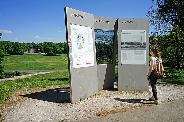 Infotafel im Luitpoldhain