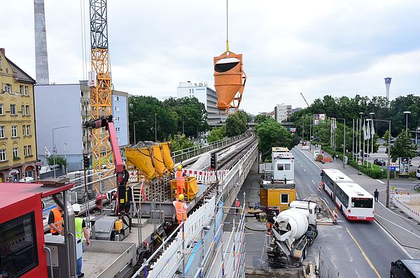 Betonieren des Bahnsteigs am 13. Juli 2021