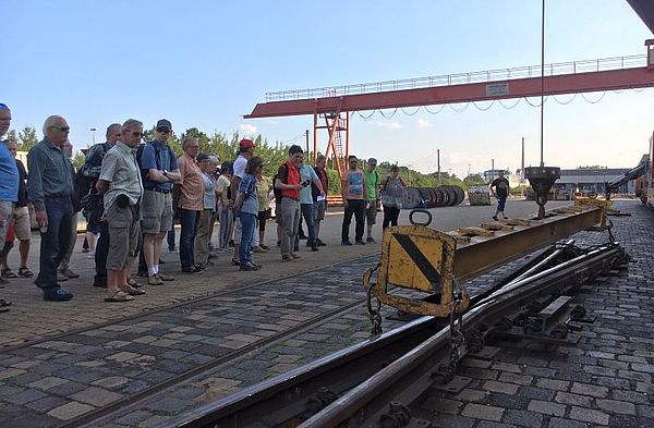 Mobile Bürgerversammlung Herzstück einer Weiche auf dem Lagerplatz