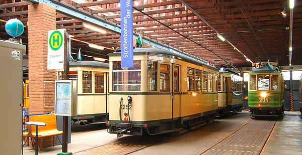 Blick ins Historische Straßenbahndepot St. Peter