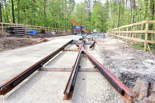 Die Bauarbeiten an der Straßenbahnwendeschleife am Tiergarten liegen gut im Zeitplan. Die Bauarbeiten an der Straßenbahnwendeschleife am Tiergarten liegen gut im Zeitplan.