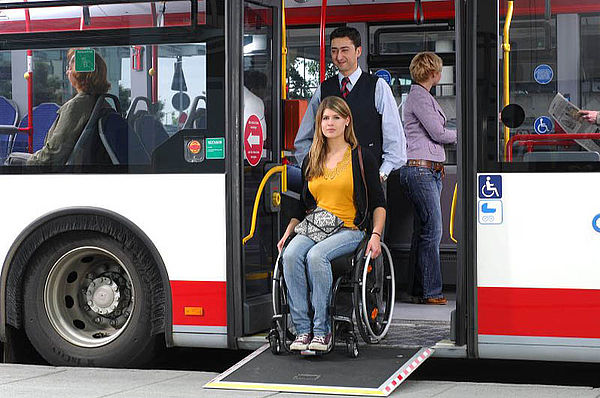 [Translate to EN:] Bus-Rollstuhl-01-nuernberg-vag