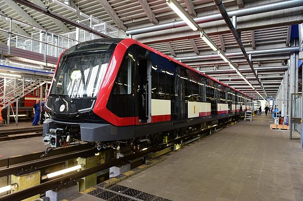 Der erste neue U-Bahn-Zug G1 ist in Nürnberg angekommen. Der erste neue U-Bahn-Zug G1 ist in Nürnberg angekommen.