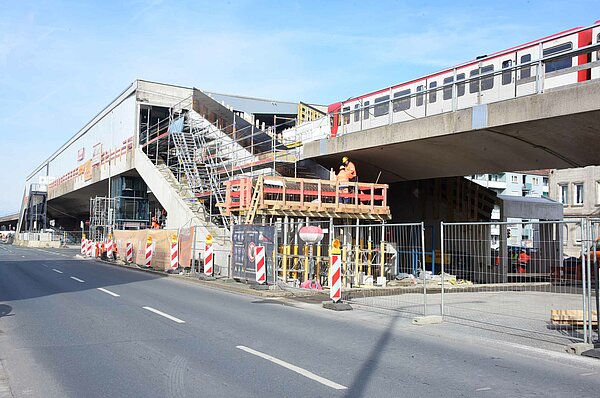 Der Zugang ist nur von der in Richtung Fürth gelegenen Seit aus möglich