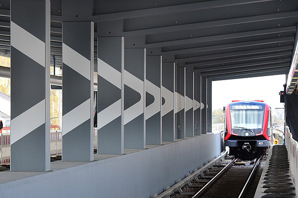 Der Bahnhof hat einen neuen Anstrich erhalten