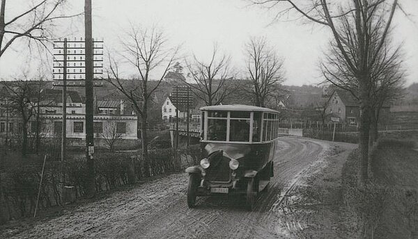 1. Bus in Mühlhof