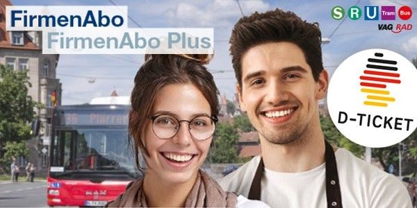 Junge Frau und junger Mann vor einem VAG Bus