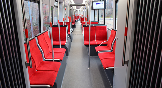 Straßenbahn vom Typ GTN8 rundum erneuert Innenraum der Straßenbahn GT8N